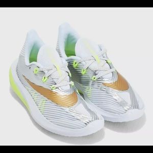 NIKE Future Speed  Brand New! Lightweight! Sz: 5Y